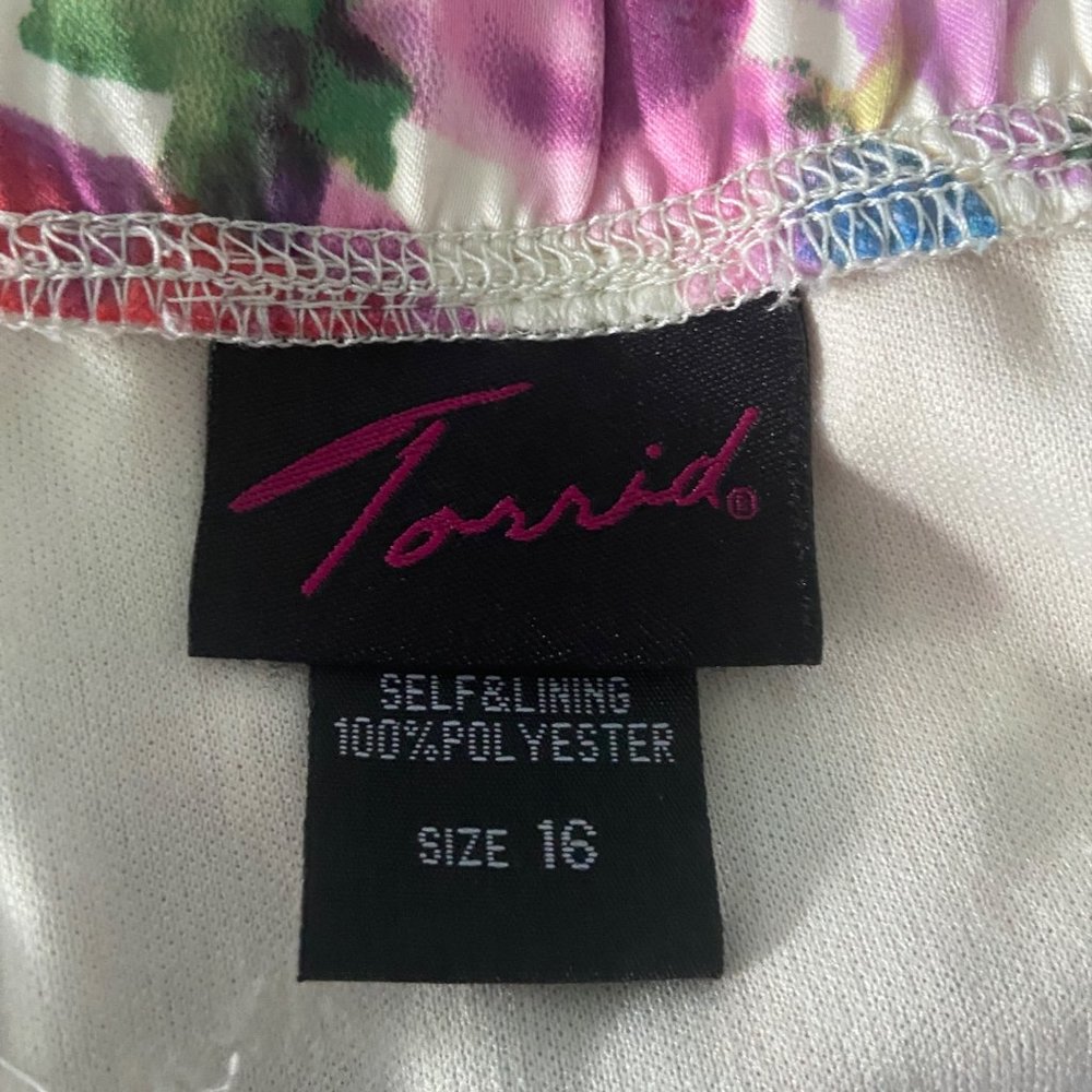 Torrid V-Neck Empire Waist with Back Tie Skater Sun Dress Size 16 - Picture 9 of 11